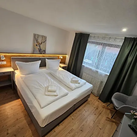 Black Forest Apartamento *